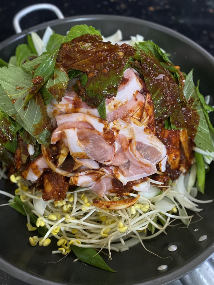  알라방 홈스테이 콩불 콩불 매콤한 콩나물 불고기~