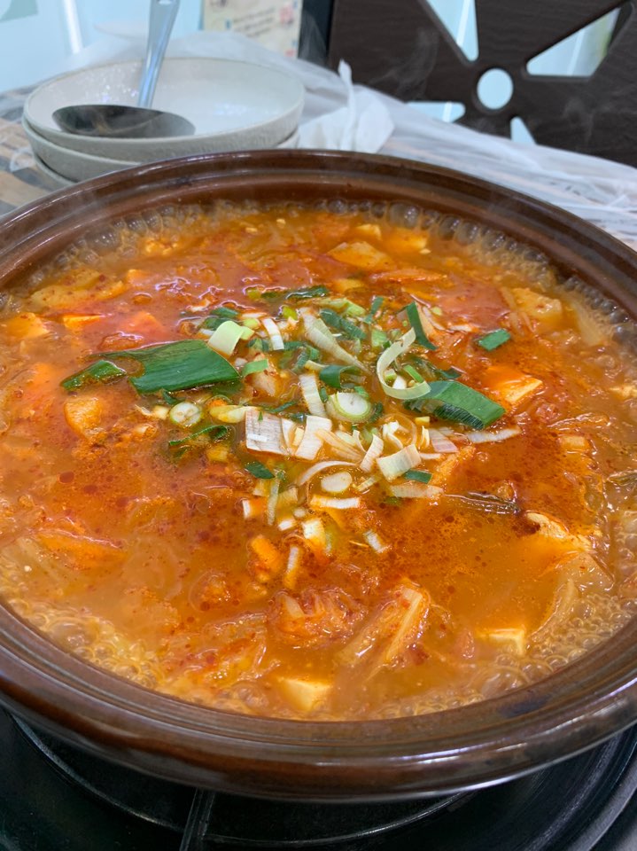 거제 김치찌개 맛집, 거제 금강식당! 추운 겨울에 김치찌개로 몸보신하고 왔어요!