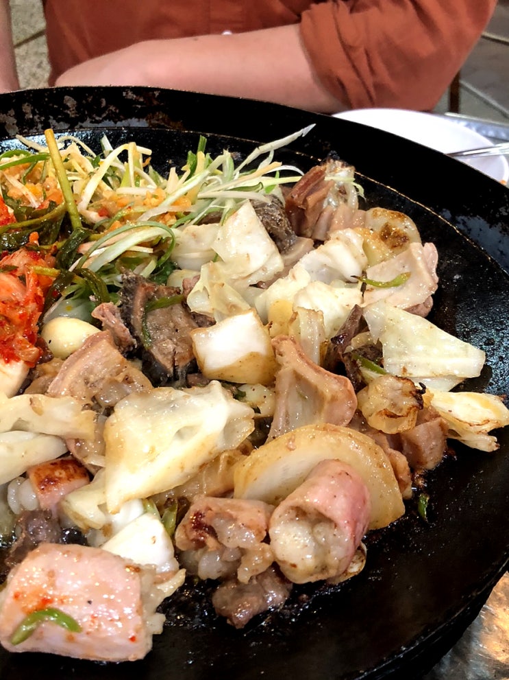  왕십리역 6번 출구 성동구 행당동 황소곱창 한양대 소곱창 화덕 모듬구이 양깃머리 단솔손님 재방문 맛집