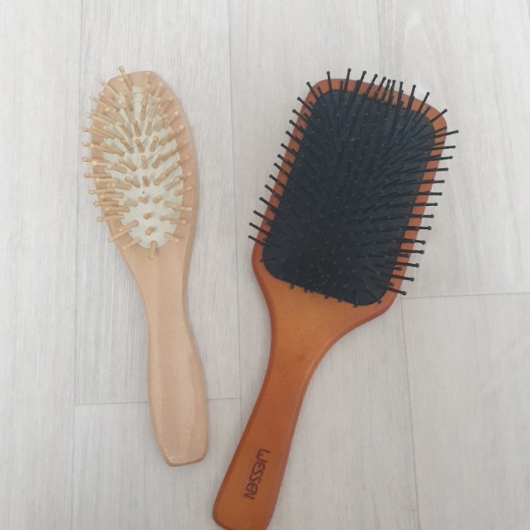  머리빗 브러쉬빗 깨끗하게 청소 세척하는 방법