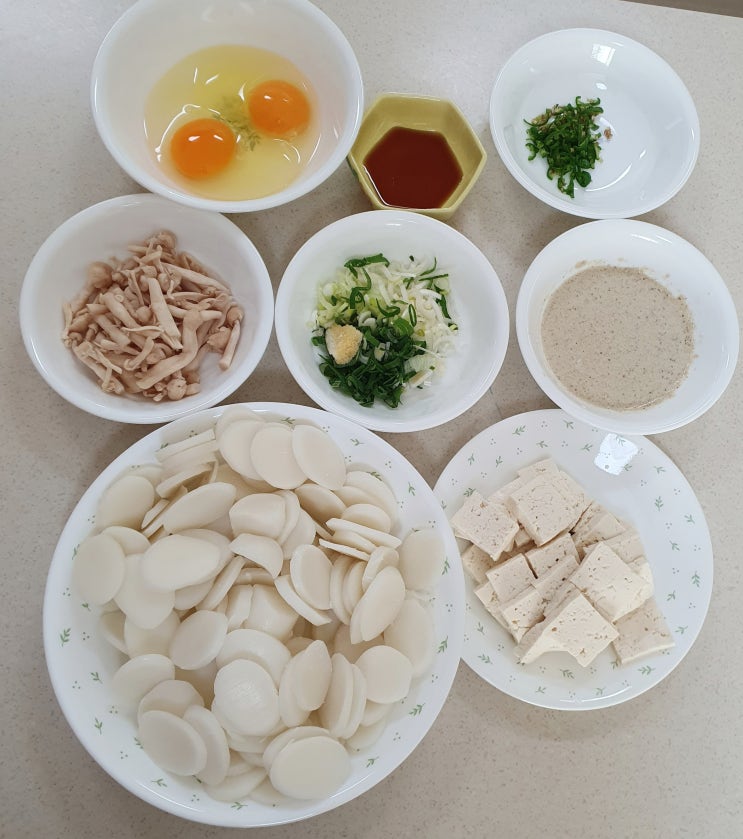  밥 대신 두부 들깨 떡국
