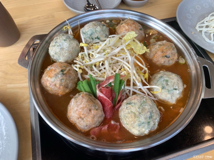  시흥 물왕동 맛집 :: 본가 만두전골전문점_물왕저수지 근처에서 먹은 얼큰만두전골