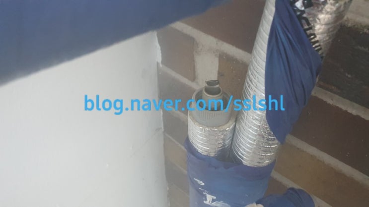 김포 장기동 전원마을 언수도녹임. 해빙 현장 입니다. 수도가 얼었는데 업자들 방문이 어렵다면 직접 대응할수 있는 방법도 확인해보세요! 김포 장기동 전원마을 언수도녹임. 해빙 현장 입니다. 수도가 얼었는데 업자들 방문이 어렵다면 직접 대응할수 있는 방법도 확인해보세요!