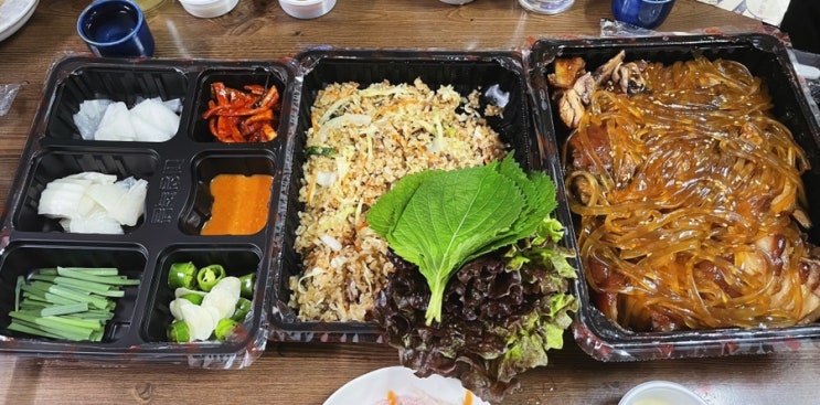  마왕족발 중간맛 맵기 당면 볶음밥 후기 비계 넘 많아