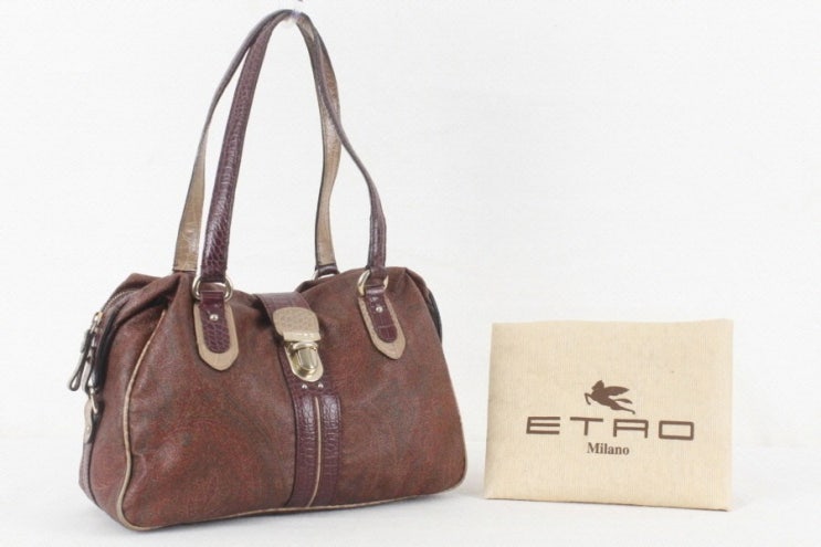 최근 인기있는 (ETRO)에트로 페이즐리 숄더백 알아요? 최근 인기있는 (ETRO)에트로 페이즐리 숄더백 알아요?