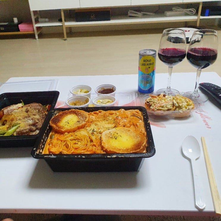 [성남 종합시장 맛집 밤의 동화] 성남 데이트 하기 좋은 파스타와 스테이크 맛집!