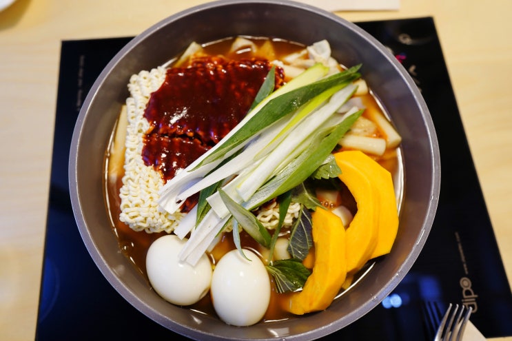 빌라 드 스파이시 갤러리아 광교 맛집에서 맛난 즉석 떡볶이!