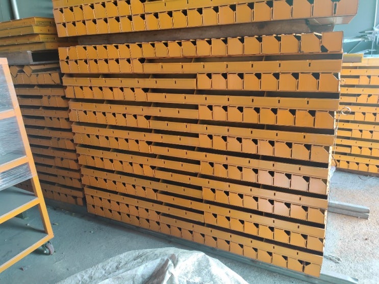  인코너 폼 1200 / 2400, 스틸폼, 중고 인코너, 아웃코너앵글 2400 / 1200 / 900 / 600 판매합니다.
