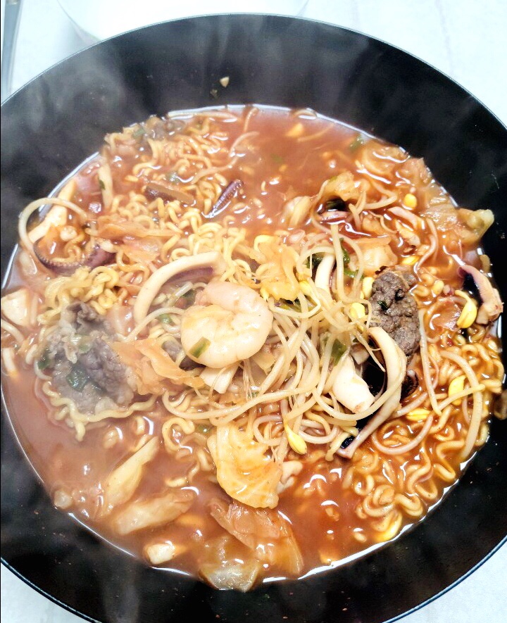  짬뽕라면 몇일전 집에서 요리해 먹었어요~
