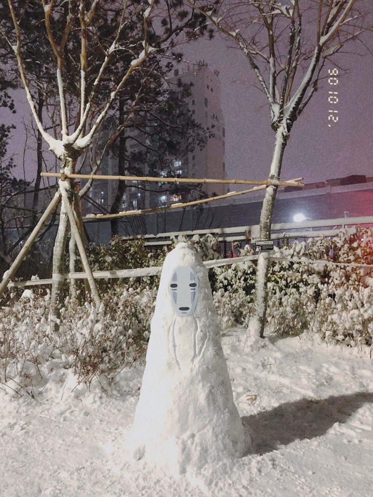 [daily] 2021 첫 함박눈️ feat.가오나시 눈사람