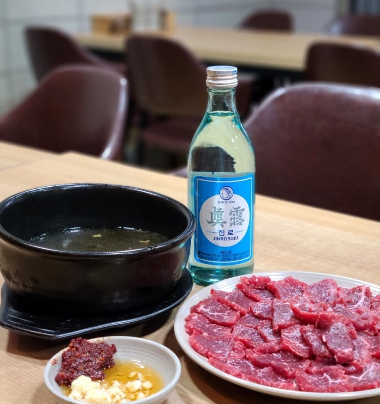  대전 관평동 오성집, 두툼한 한우뭉티기와 한우육사시미