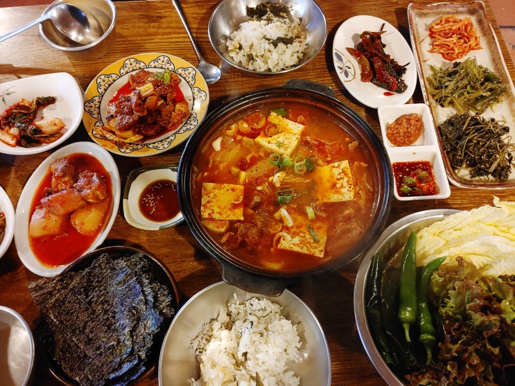  김해현지인맛집 산에산에 밥 두공기 먹었어요