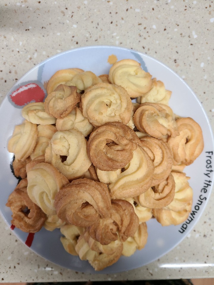  홈베이킹으로 만든 버터쿠키 짱맛입니다