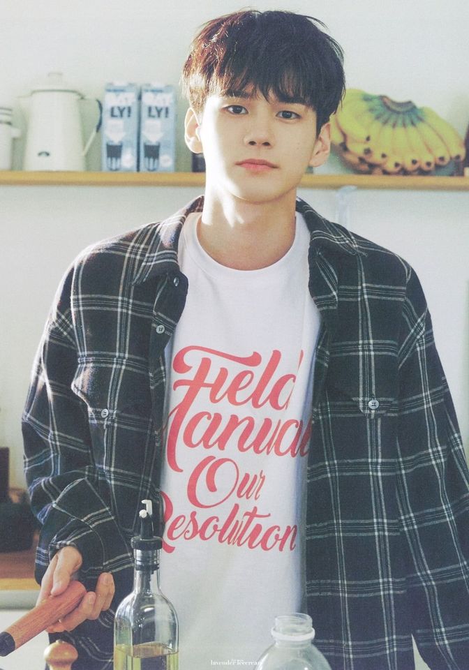 옹성우 팬클럽 키트 사진 퀄리티 대박 옹성우 팬클럽 키트 사진 퀄리티 대박