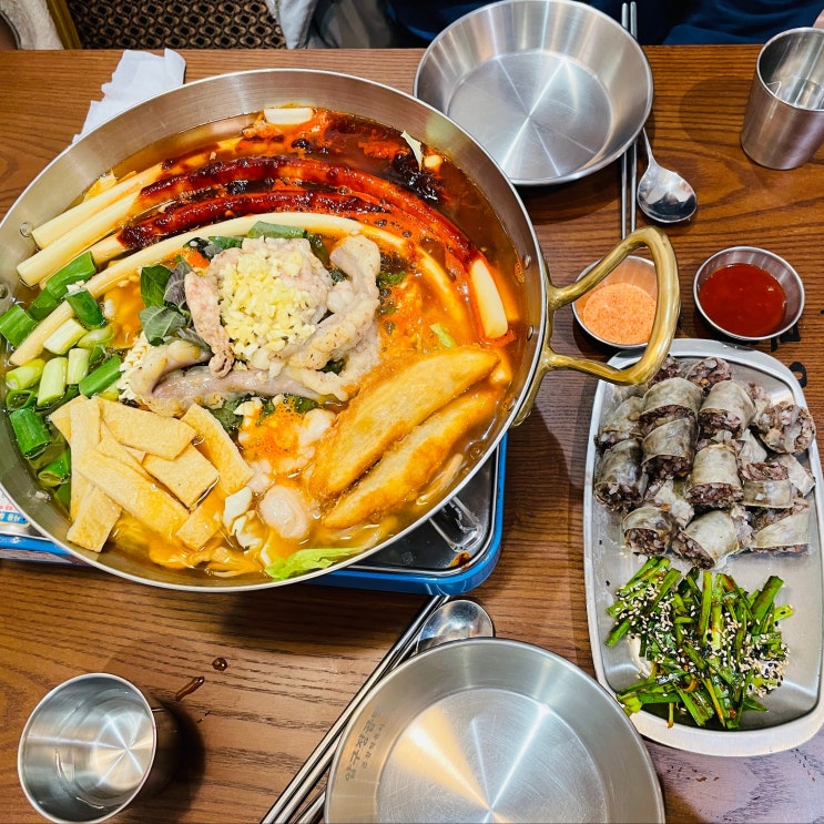  [홍대 점심맛집] 곱창떡볶이가 맛있는 압구정곱떡 홍대점!
