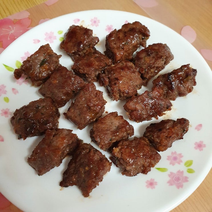  떡갈비 시키실때 칡소 떡갈비 우성목장