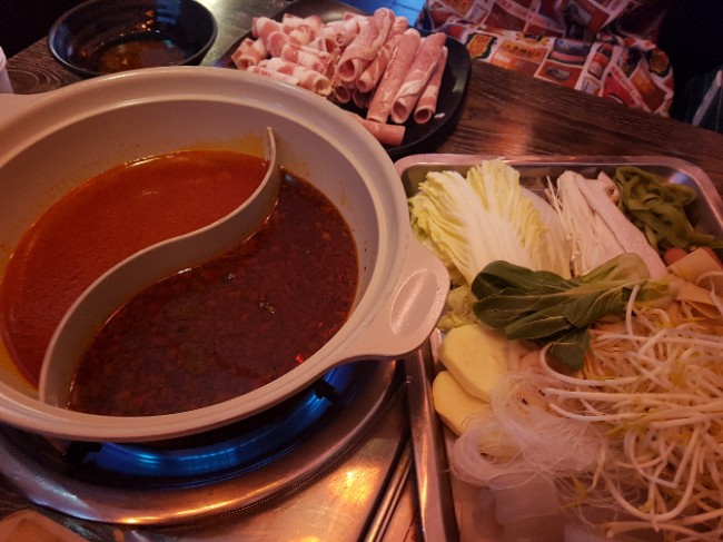  서면 훠궈 맛집/마라&토마토탕 반반 훠궈 : 라라관