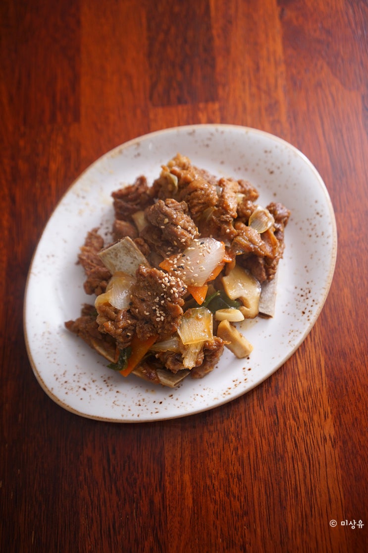  택배맛집 양념돼지갈비를 맛보세요.