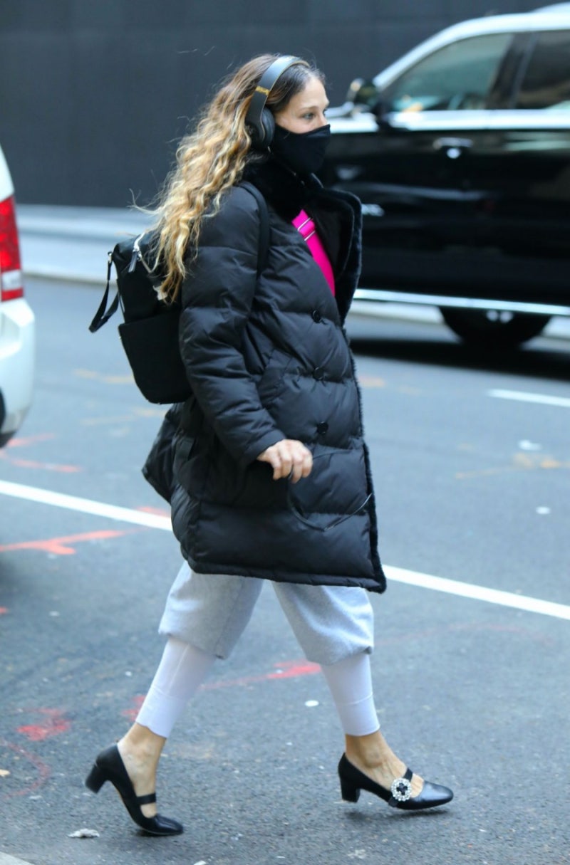 사라 제시카 파커, 크리스틴 데이비스, 니콜 애리 파커가 오늘 뉴욕에서 'And Just Like That' 촬영 중, image size:800x1215