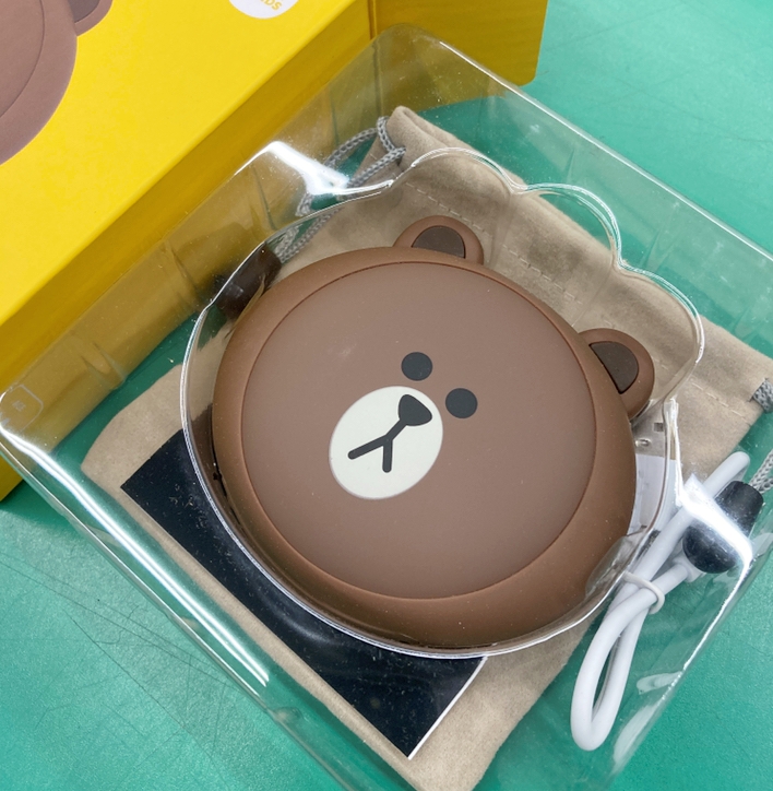  라인프렌즈 충전식 배터리 손난로 로 따뜻한 겨울을 보낼 수 있어요