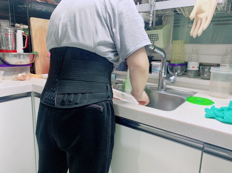  허리보호대 허리통증으로 힘드신 어머니께 선물했어요.