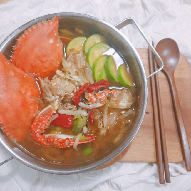  얼큰하게 냉동 꽃게탕 끓이는법