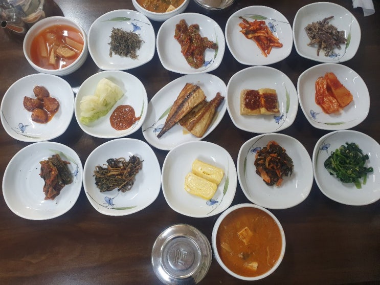  송탄 백반 옛스런맛집 가정식 집밥 15가지 반찬 푸짐해요