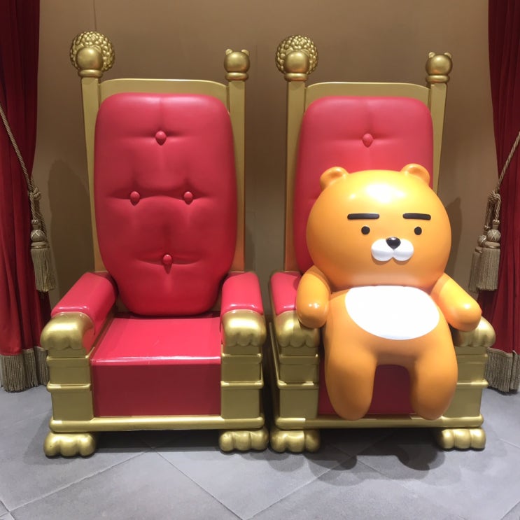  모두가좋아하는 카카오프렌즈 : 남포동 프렌즈스토어