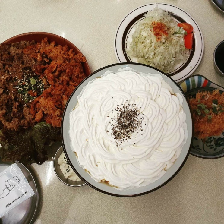  토끼정 일식과 한식의 레트로 갬성