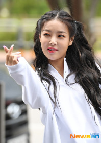'엠카' 유빈 나이 프로필, '향수' 컴백 무대…악녀 변신 '엠카' 유빈 나이 프로필, '향수' 컴백 무대…악녀 변신