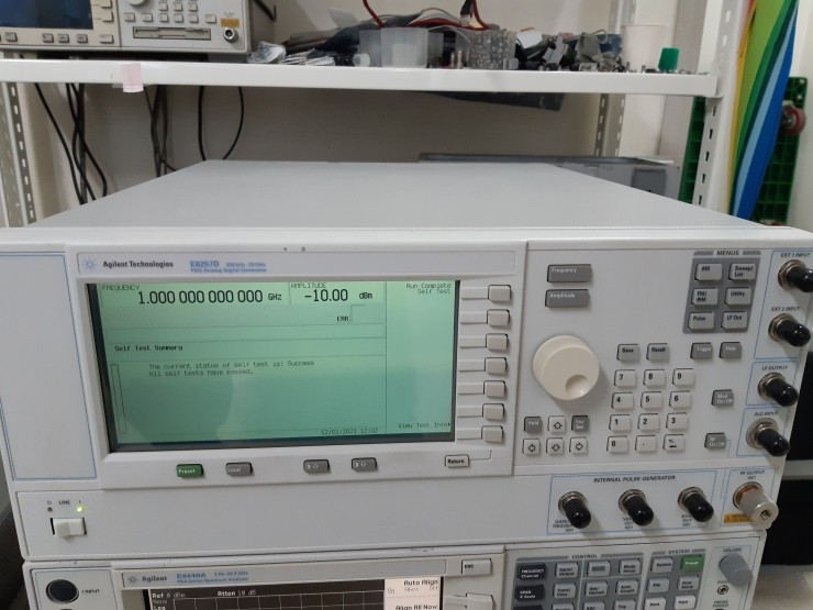 신호발생기20GHz PSG Analog Signal Generator E8257D(Agilent) 중고 계측기 판매/렌탈/매입/수리(20GHz Signal Generagor)