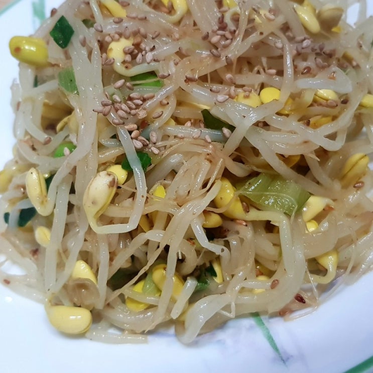  국민반찬 콩나물 무침 아삭하면서도 맛깔나게 만들기