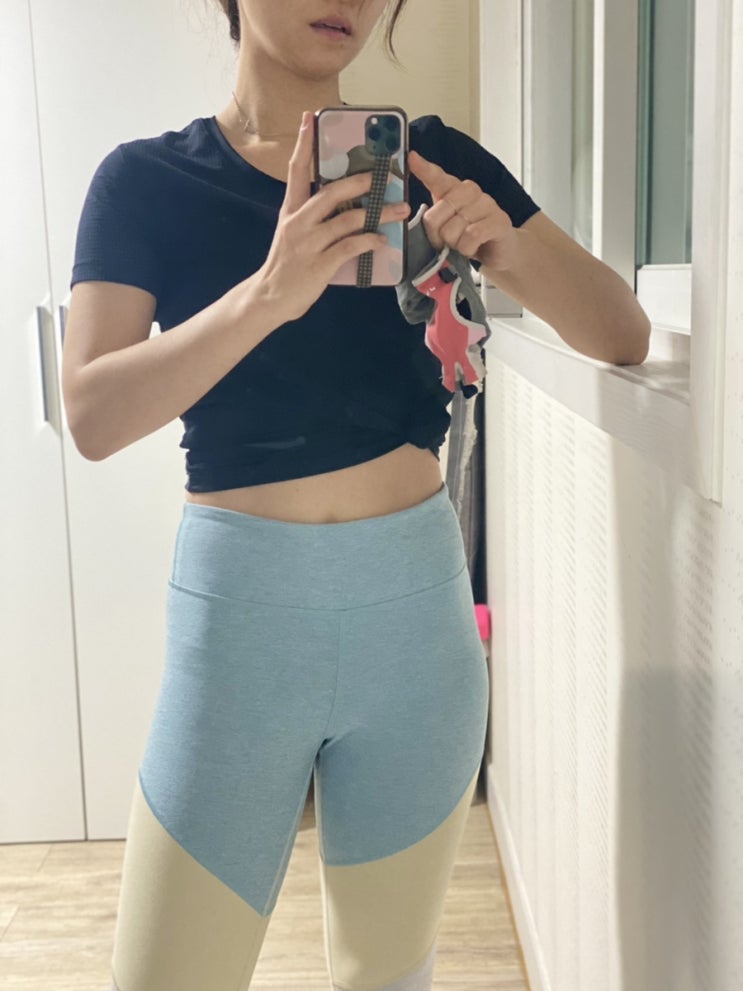  여자 홈트레이닝: 몸풀기, 하체운동, 상체운동까지