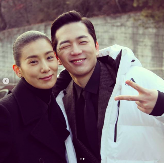 드라마 포상휴가 가서 술만 마시고 온 배우 이현진 드라마 포상휴가 가서 술만 마시고 온 배우 이현진