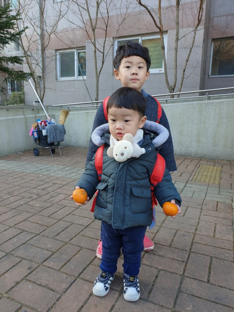 아기 가방 버클 추천 어린이집 가방 흘러내릴 땐 슈맘 스트랩이 정답