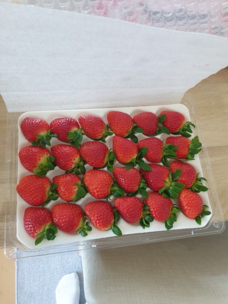  딸기는 겨울에 먹어야 더맛있는거 같네용 ㅎㅎ