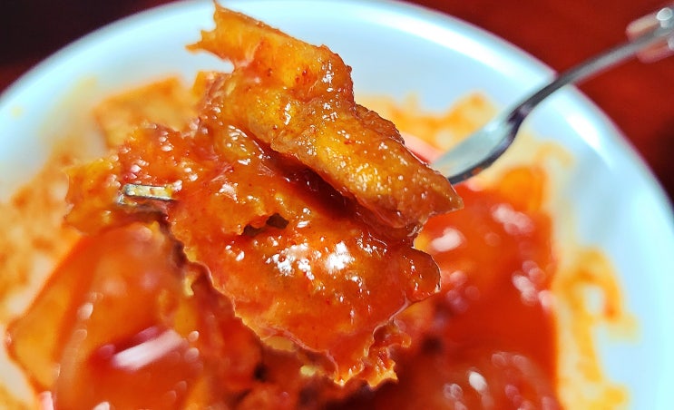  응급실 떡볶이 치즈 추가해서 중상맛으로 먹어봤어요