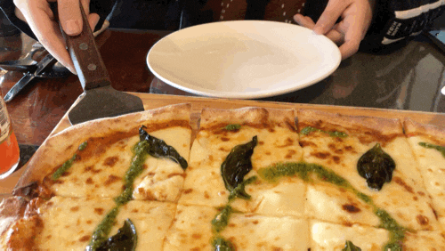  황리단길 피자, 분위기 맛집인 <플러스137>
