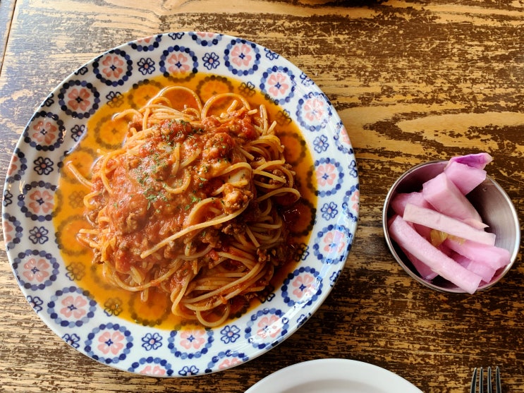 종각 브로스 고급진 이탈리안 레스토랑의 음식을 맛보다