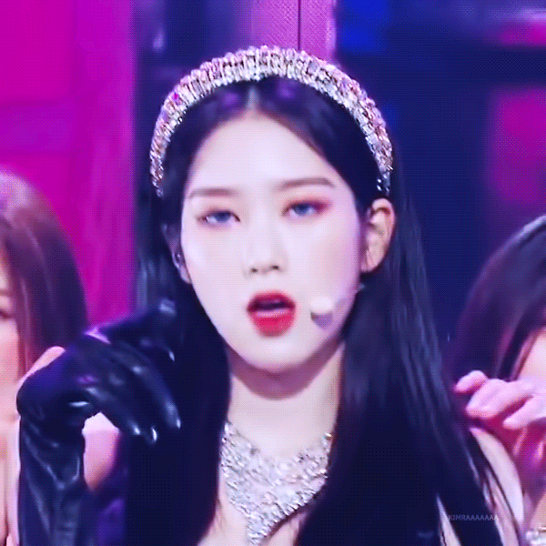 2020 가요대제전 오마이걸 지호 아린 더보이즈 현재 스트레이 키즈 한 아이즈원 장원영 무대 보정 움짤! 2020 가요대제전 오마이걸 지호 아린 더보이즈 현재 스트레이 키즈 한 아이즈원 장원영 무대 보정 움짤!