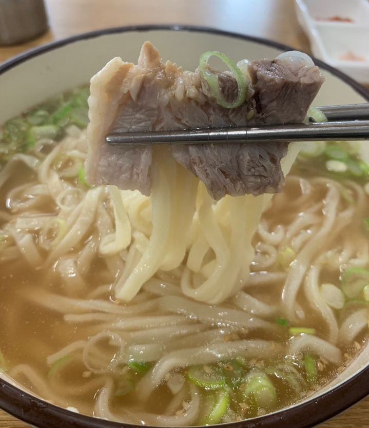 거제 칼국수가 맛있는 거제 백제칼국수! 면치기 후루룩 짭짭!