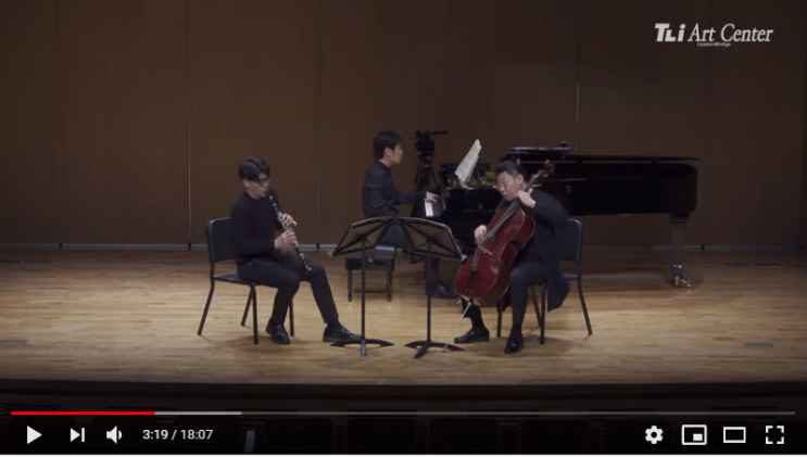 베토벤 클라리넷, 첼로, 피아노 삼중주 제4번 내림 나장조 Op. 11 “거리의 노래” 베토벤 클라리넷, 첼로, 피아노 삼중주 제4번 내림 나장조 Op. 11 “거리의 노래”