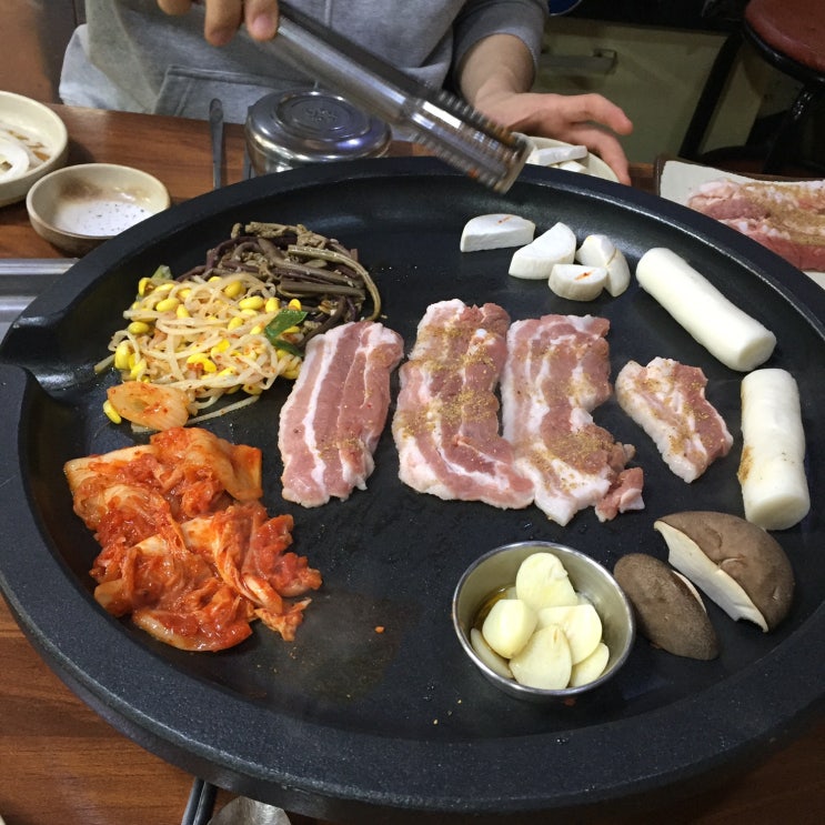  단대오거리역 고기맛집 '삼미왕뚜껑'에서 칼집삼겹살즐기기!