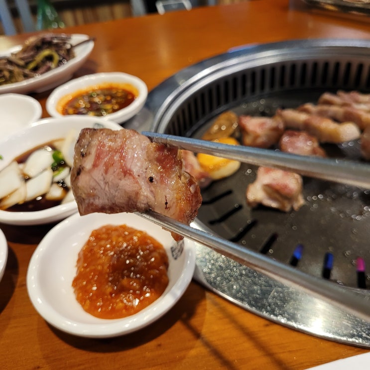  여의도공원맛집 숙성돼지고기로 유명한 고반서여의도점