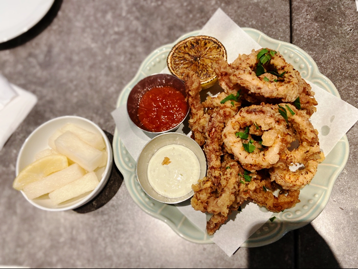  [경리단길 맛집] 힙하고 분위기 좋은 데이트 명소, 카키스터프!