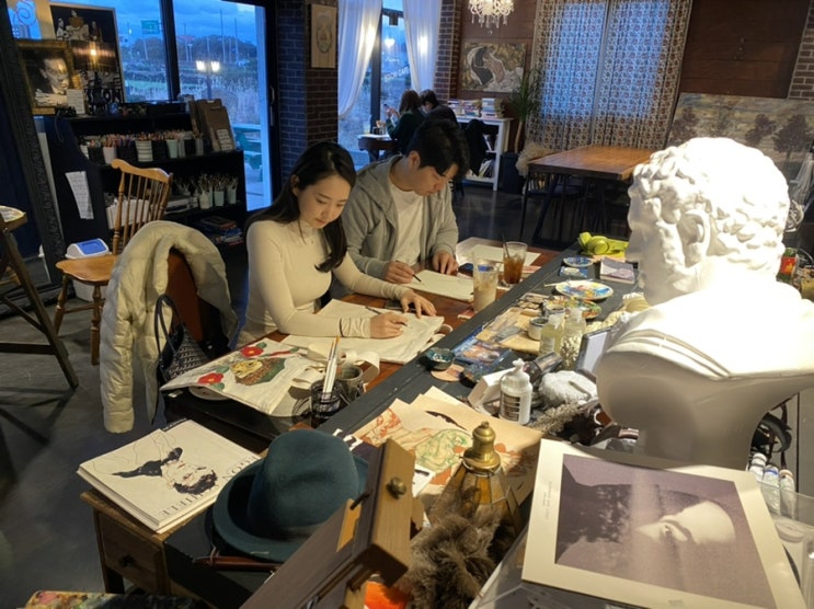  제주도 한달살기 - 그림 그리는 성산 에곤카페
