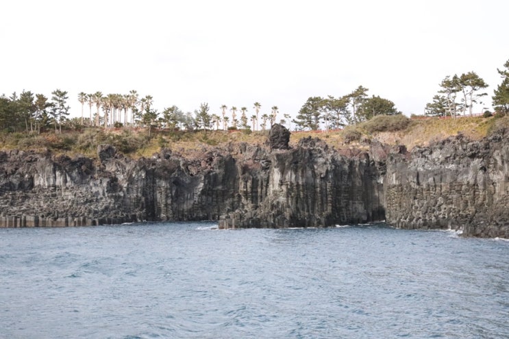 요트투어 샹그릴라 제주서귀포관광지 바다 한가운데서 보는 주상절리