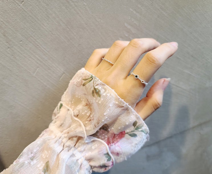 레이어드 은반지 47베이지 러프다이아몬드로 고급스럽게 레이어드 은반지 47베이지 러프다이아몬드로 고급스럽게