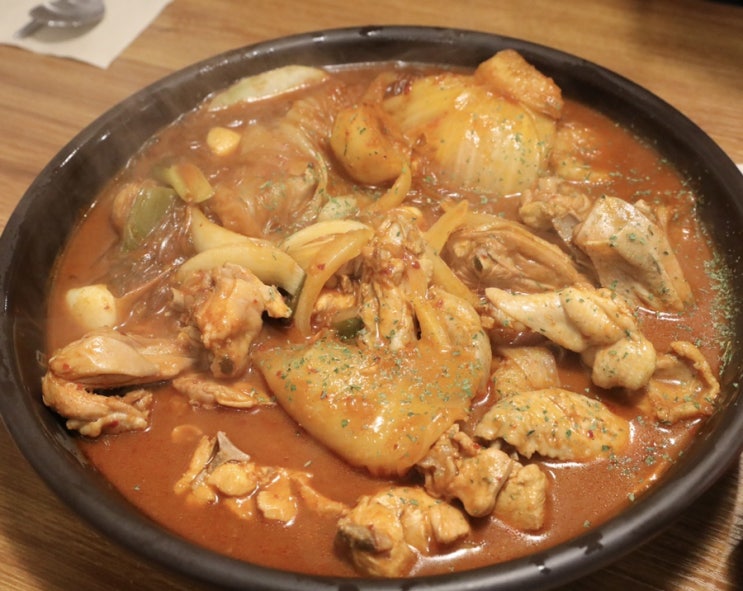  서귀포 중문 두마리찜닭 두찜 한 마리 가격으로 푸짐하게 두마리를 즐기세요