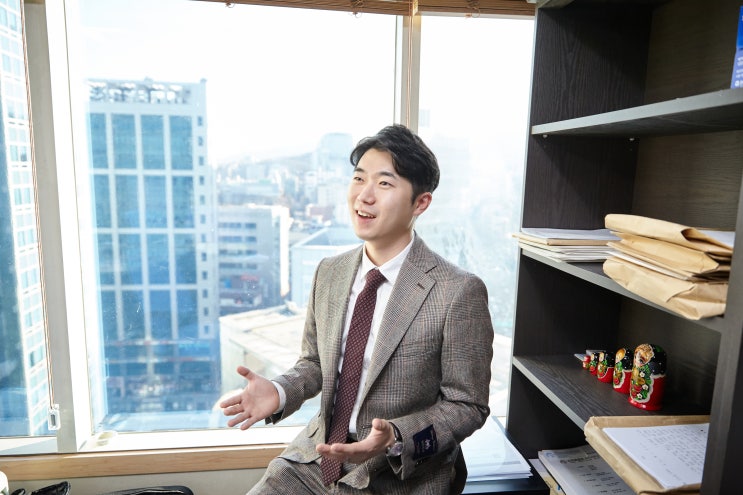  2021년 언택트 불통 법률시장에서 창의적인 뉴택트 변호사를 만난다. 정윤 변호사 (법무법인 신광)